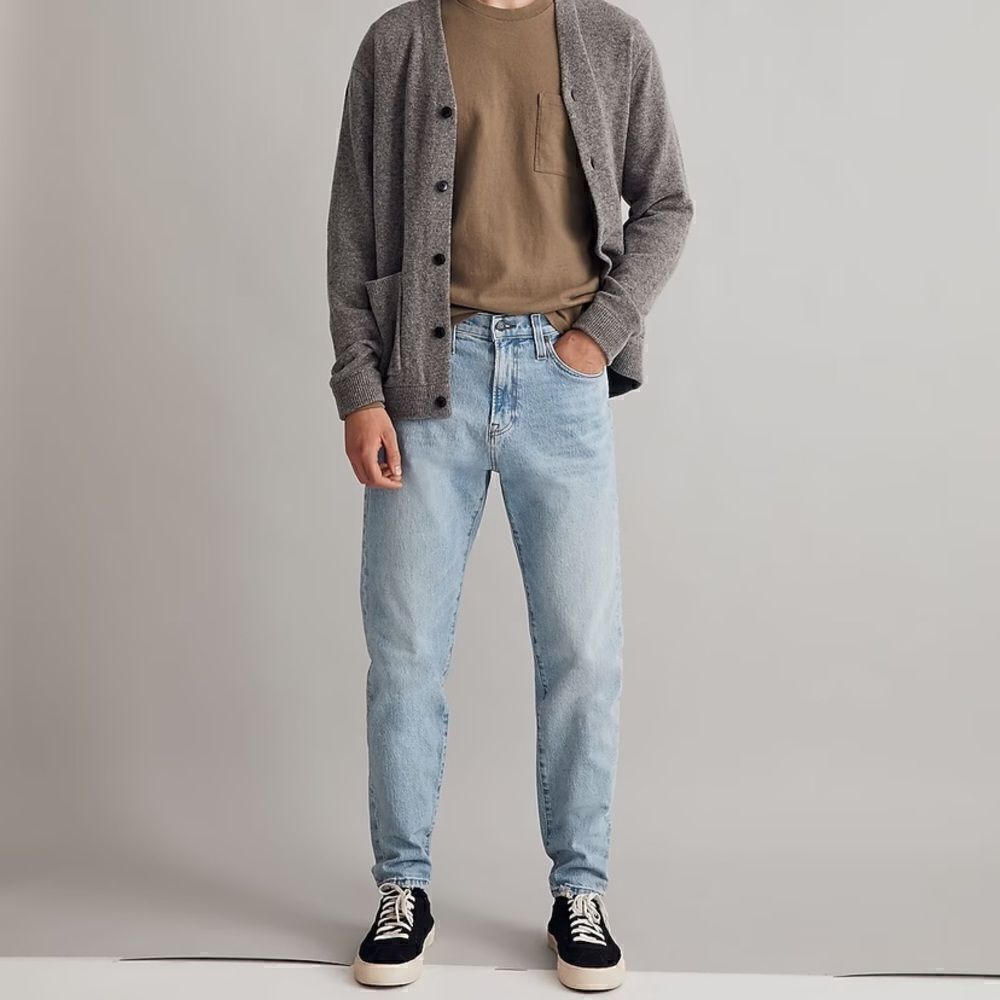 Madewell Relaxed Taper Jeans in Becklow Wash